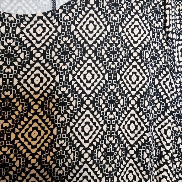 6X 30W Torrid Black Tan Ditsy Tribal Print Maxi Dress Slit Super Soft Stretch NW - Picture 5 of 7